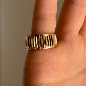 Vintage 14K Solid Yellow Gold Cigar Band Engraved Ring, 6.24 grams, size 5